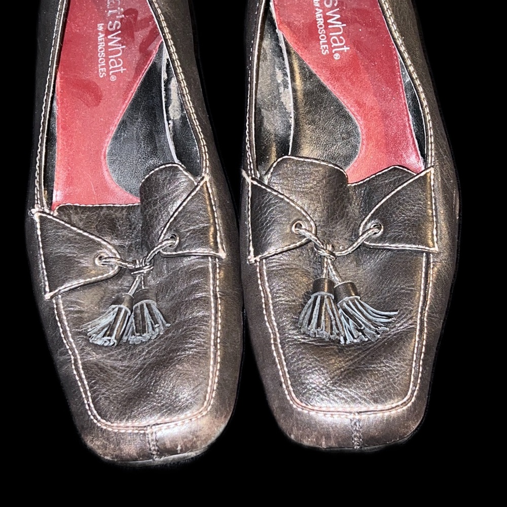 Awesome 2” heels loafer, tassels, by What’s What by Aerosole. Black - Picture 4 of 5